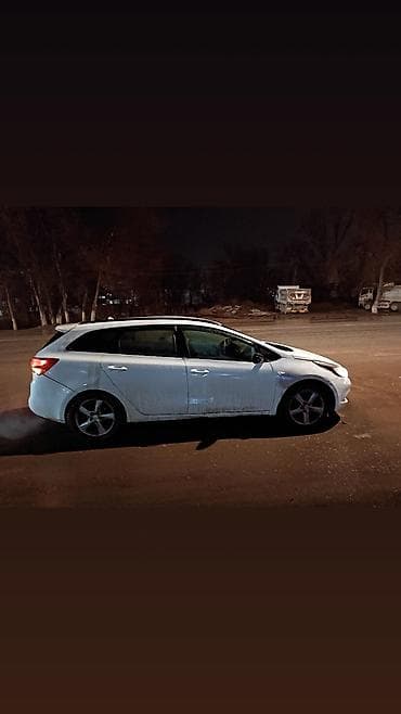 продаю киа морнинг: Kia Ceed: 2015 г., 1.6 л, Механика, Бензин, Универсал — 3