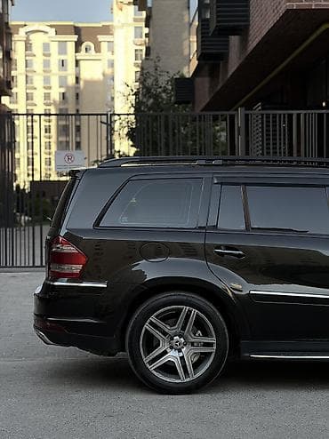 m 111: Mercedes-Benz GL-Class: 2010 г., 4.7 л, Автомат, Бензин, Внедорожник — 7