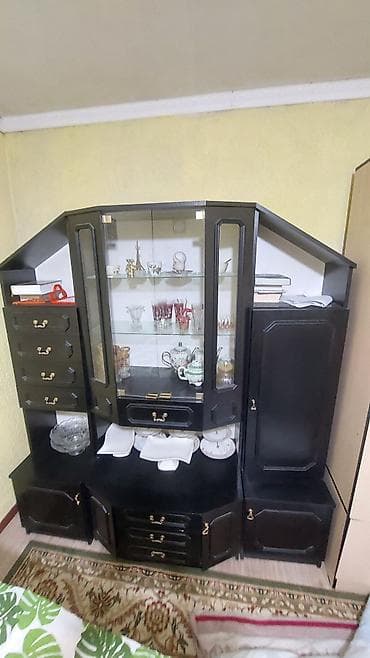 настенные часы 3d: Стенка-шкаф, Тип стенки-шкафа: Горка, Для зала, Б/у, Особенности: Для хранения посуды — 7