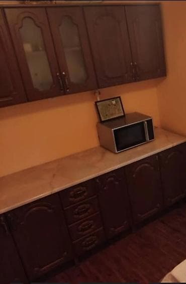 silver kitchen: Кухонный гарнитур, Б/у, цвет - Коричневый, Дерево, Платная доставка — 1