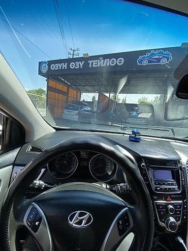i 20: Hyundai i30: 2016 г., Хэтчбэк — 8