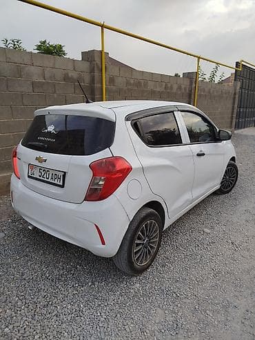 на прадо: Chevrolet Spark: 2018 г., 1 л, Автомат, Бензин, Хэтчбэк — 3