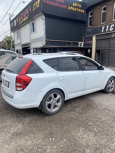 e53 4 8: Kia Ceed: 2010 г., 1.6 л, Автомат, Бензин, Универсал — 2