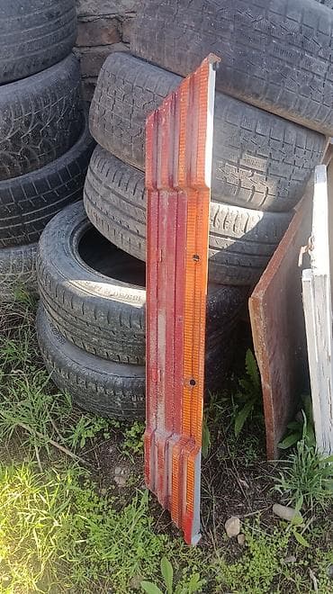 r18 mersedes: Продаются разнородные товары: 1) Фара автомобильная (передняя — 2