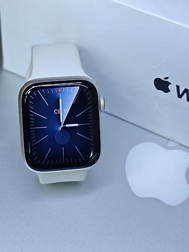 Apple Watch Se-2 44-mm white Ёмкость аккумулятора 100% В отличном