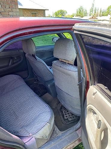 Унаа: Mazda 626: 1995 г., 2 л, Кол менен иштөөчү, Бензин, Седан — 6