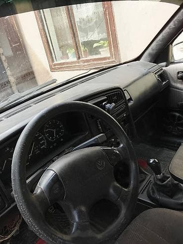 Транспорт: Volkswagen Passat Variant: 1988 г., 1.8 л, Механика, Бензин, Универсал — 4