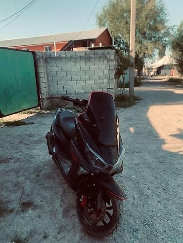 Скутер городского типа, спортивный дизайн. - Кузов черный с красными — 6