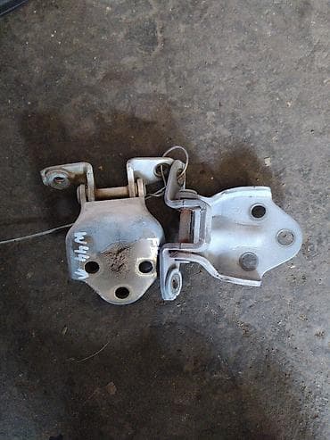 padjero mini: Mitsubishi Pajero W44 Дверные петли, Митцубиси Паджеро В44 Дверные — 1