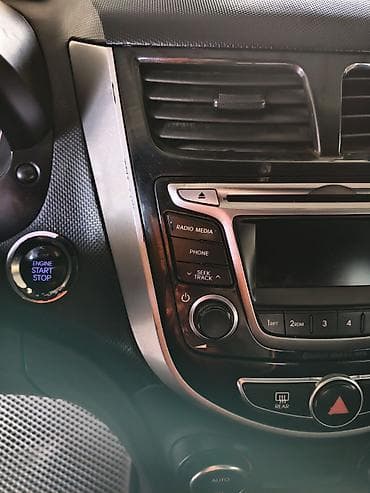 mazda 2: Hyundai Solaris: 2014 г., 1.6 л, Автомат, Бензин, Седан — 6