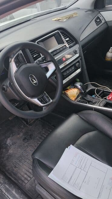 срочно продаю в связи с переездом: Белый седан (компакт‑класс) Основные особенности матор каробка жакшы — 5