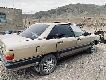 салон е46: Audi 100: 1985 г., 1.8 л, Кол менен иштөөчү, Бензин, Седан — 6