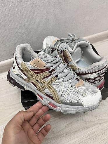 Кроссовки Asics - Модель: бегово-лайфстайл в ретро‑эстетике - Верх