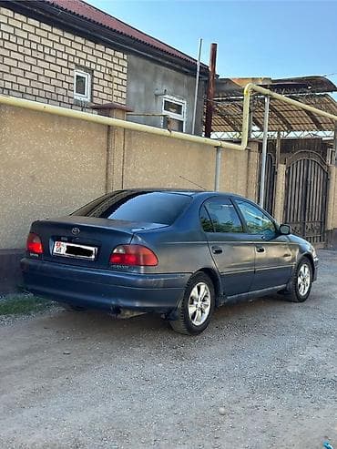 Унаа: Toyota Avensis: 2000 г., 1.6 л, Кол менен иштөөчү, Бензин, Седан — 2
