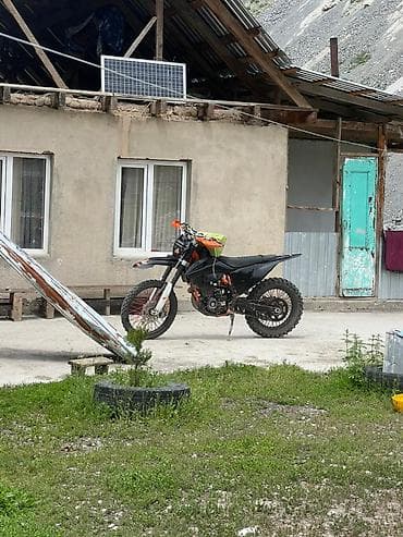 Эндуро/кроссовый мотоцикл - Тип: легкий эндуро/кросс для бездорожья -