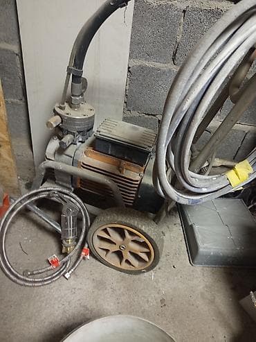 Комплект строительного оборудования: краска пульт компресор 30литр ш lalafo.kg да Комплект строительного оборудования: краска пульт компресор 30литр ш