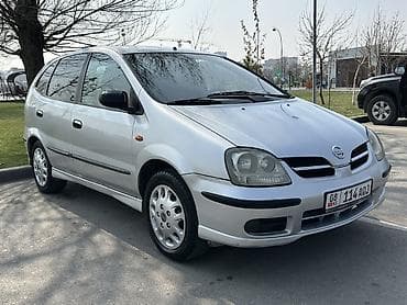 Nissan: Nissan Tino: 2003 г., 1.8 л, Механика, Бензин, Хэтчбэк — 7