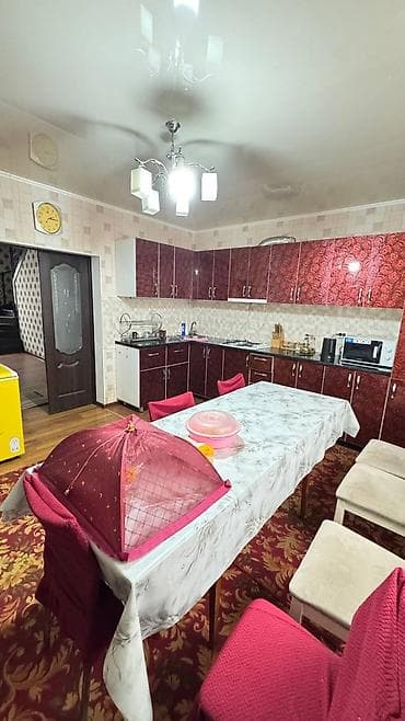 Дома: Продается хороший 2х этажный дом в Ж/М Ак-Өргө. Район очень хороший и — 8