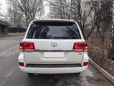 360: Toyota Land Cruiser: 2017 г., Бензин, Внедорожник — 2