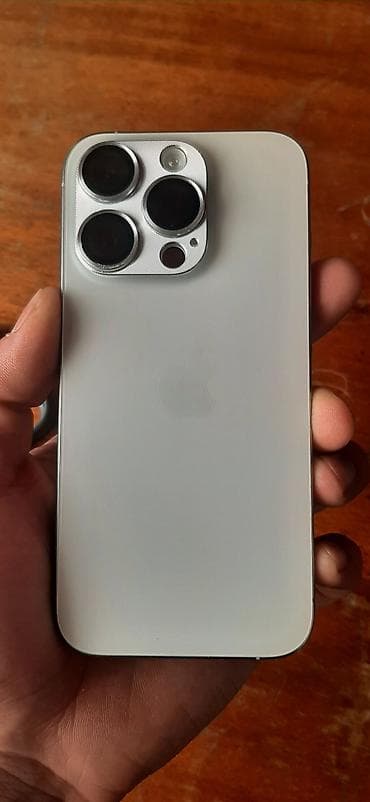 IPhone 15 Pro, Natural Titanium