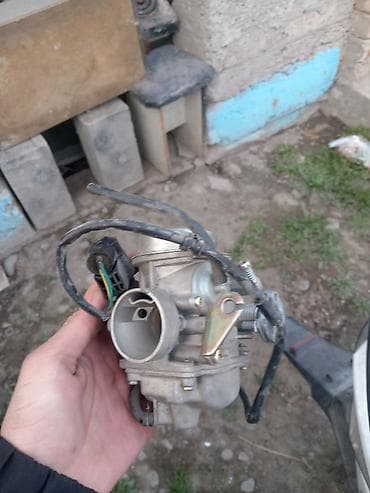 скутер запчас: Скутер (разобранный) и комплект запчастей Описание: - Рама и пластик — 8