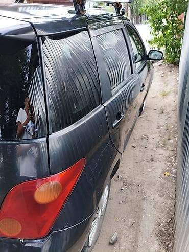 алмашу: Toyota Ist: 2003 г., 1.3 л, Хэтчбэк — 4