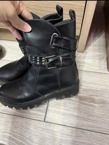 зимняя одежда бишкек: Детская обувь (несколько пар) 1) Черные лакированные ботинки для — 6