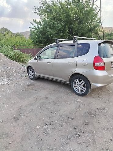 Продажа авто: Honda Fit: 2003 г., Хэтчбэк — 3