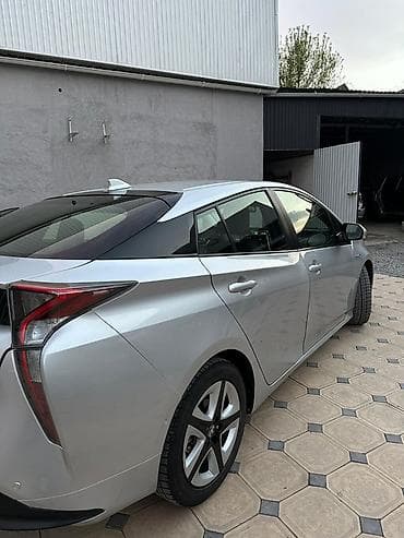 14: Toyota Prius: 2017 г., 1.8 л, Гибрид, Лифтбек — 2