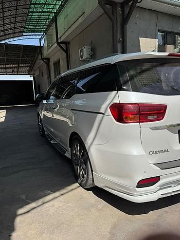 с 180: Kia Carnival: 2018 г., Минивэн — 6