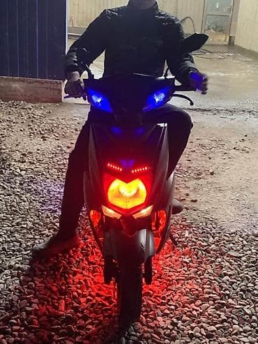 мото дождевик: Скутер 50–125 см³ (классический городской). Основные особенности: - — 3