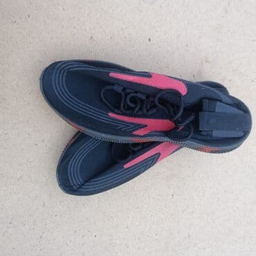 Лёгкие спортивные кроссовки - Цвет: чёрный с контрастными красным и