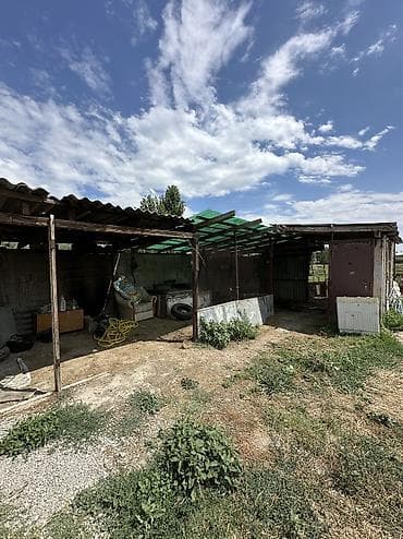 4 bedroom: 📍В Сокулуке ( нижняя зона ) продаётся дом на участке 7 соток. Об — 3