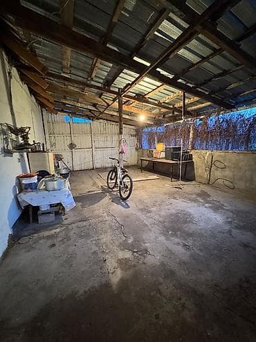 дом манас дача суу: Продаётся частный дом с большим участком. 25 соток дом из 7 ми комнат — 6