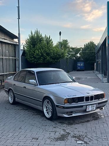 bmb 5: BMW 5 series: 1992 г., 2.5 л, Механика, Бензин, Седан — 1