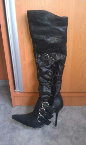 сапоги из натурального меха и кожи: Продаю сапоги 37 размера. Абсолютно новые с коробкой. Кожа и мех — 1