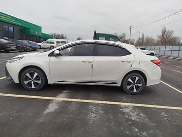 Iveco: Toyota Corolla: 2021 г., 1.8 л, Автомат, Гибрид, Седан — 4