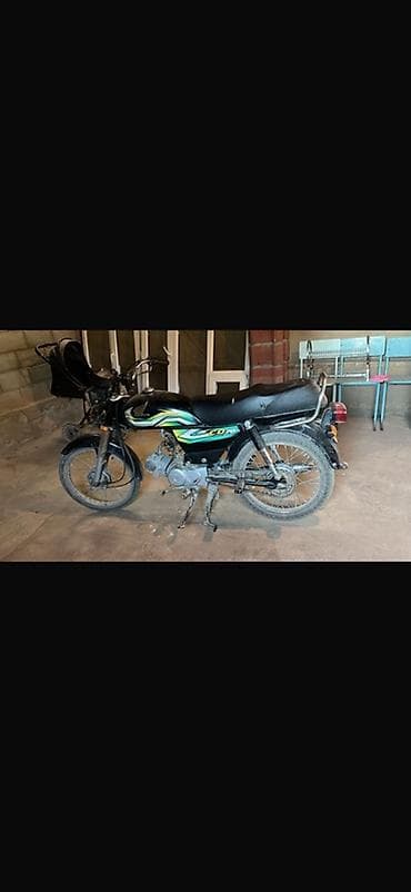 скутер ош: Honda CD70 (карбюраторная версия), классический городской мопед — 1