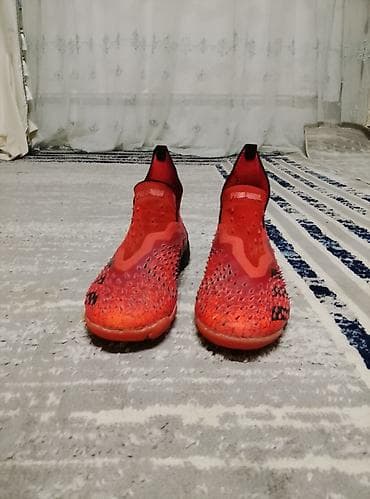 Футбольные бутсы/сороконожки 37 размер Adidas Predator (без шнурков)