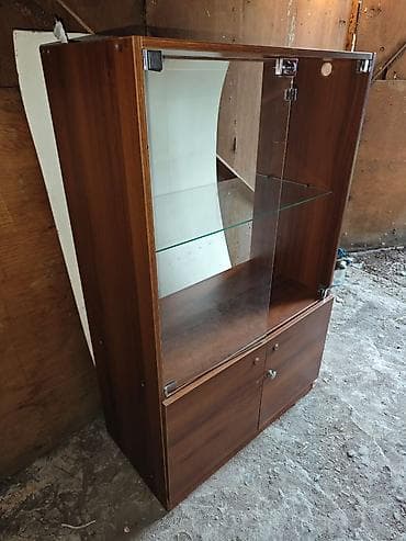 Витрины: Срочно продаю! Недорого! ТОЛЬКО СЕГОДНЯ ОТДАМ ЗА 1500 СОМ Витрина/шкаф — 3