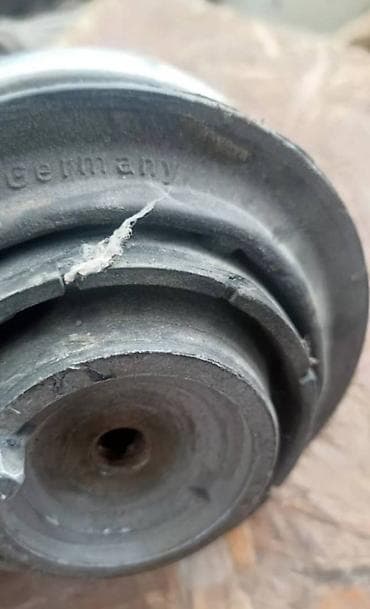 подушка матор: Подушка мотора Mercedes-Benz Германия — 4