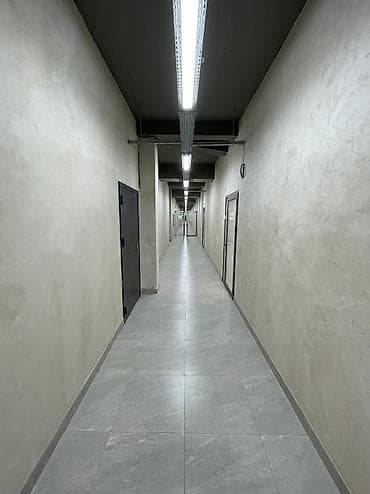 Коммерческая недвижимость: Аренда офисов, 51 м², В жилом комплексе, С видом на горы, 1 линия, С оборудованием — 9