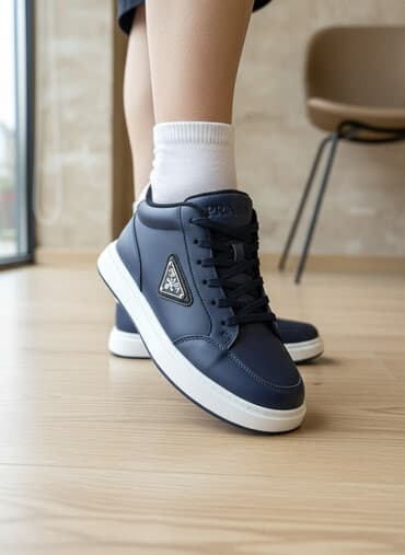 кошельки из натуральной кожи: Полуклассика PRADA🔥 Зимняя обувь✅ Цвет Темно синий 💙 Стиль✅ Удобство — 1