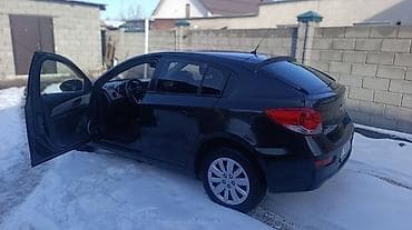 shevrolet captiva: Chevrolet Cruze: 2012 г., 1.6 л, Автомат, Газ, Хэтчбэк — 2