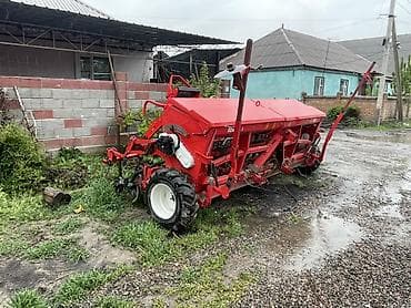 Сеялка зерновая 4 метра новая Описание: - Ширина захвата около 3–4 м