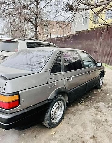 Продажа авто: Volkswagen Passat: 1991 г., 1.8 л, Механика, Бензин, Седан — 3