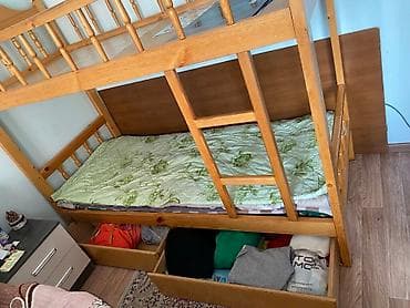 inversion stol: Двухъярусный кровать, материал дерево лакированный, имеются 2 — 3