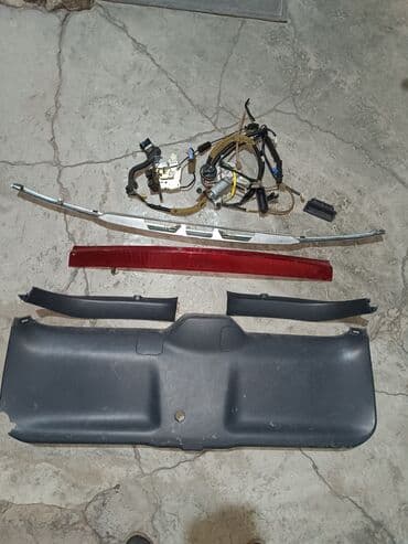 накладка на багажник: Накладка крышки багажника Honda, Б/у, Оригинал — 2