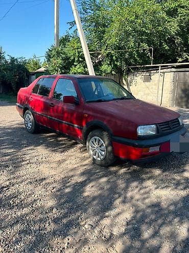 авто телега: Volkswagen Vento: 1994 г., Седан — 2