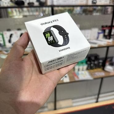 Фитнес-браслет Samsung Galaxy Fit3 - Цвета на коробках: черный и